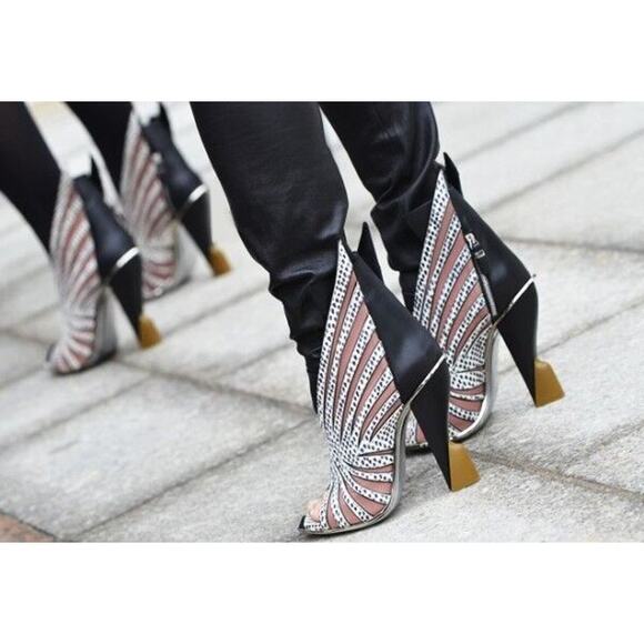 NIB BALENCIAGA MULTI COLOR PYTHON WOVEN WINGS SCULPTURE HEELS PUMPS 40.5 $3K - Picture 2 of 12
